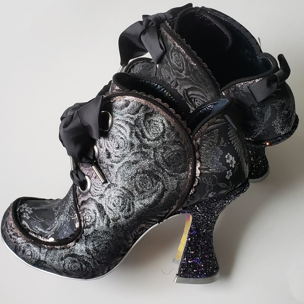 Irregular Choice Black and Silver Baroness size 40